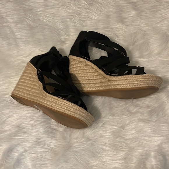 ANKLE WRAP PLATFORM WEDGE - Picture 2 of 5